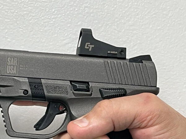 Crimson Trace 1500 Lightweight Reflex Sight With Cover - Image 2